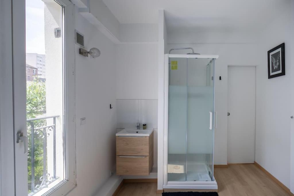Off Appartement Familial Neuf Pour 4 - L'Eclat De Clichy Exterior photo